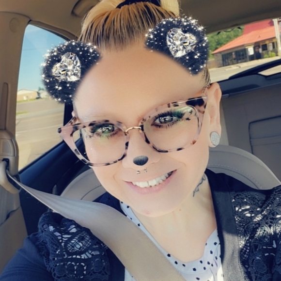 Meet your Posher, Jamie - Picture 2 of 3